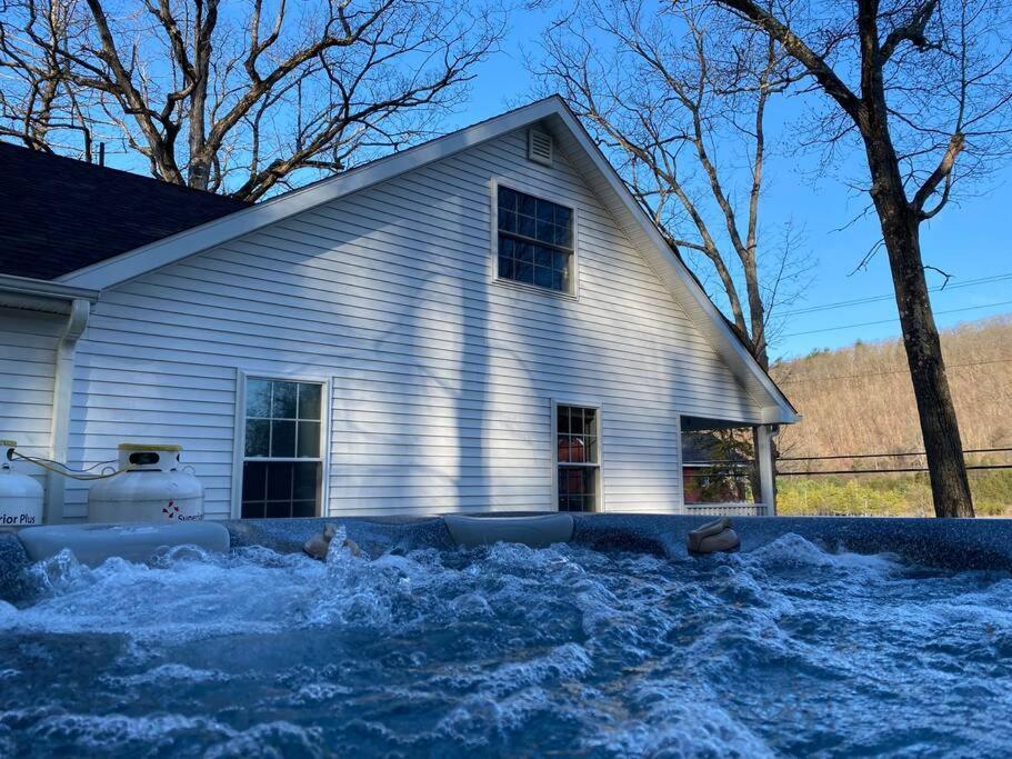 Cozy Cottage, Hot Tub, Fire Pit, 15Min To Hudson And Hiking Catskill Εξωτερικό φωτογραφία