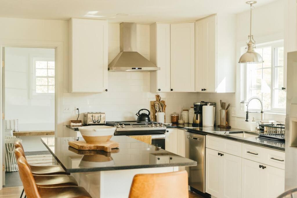 Cozy Cottage, Hot Tub, Fire Pit, 15Min To Hudson And Hiking Catskill Εξωτερικό φωτογραφία
